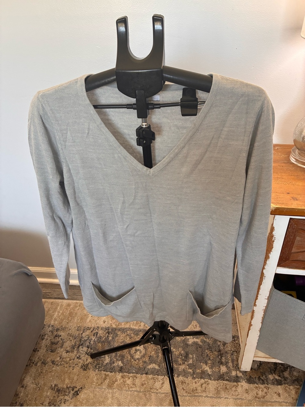 New York & Company Light Gray V-Neck Sweater with Pockets